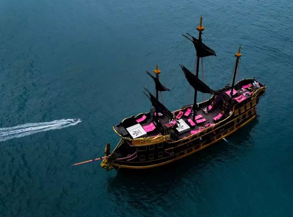 What to Wear on a Pattaya Cruise (and What to Bring)